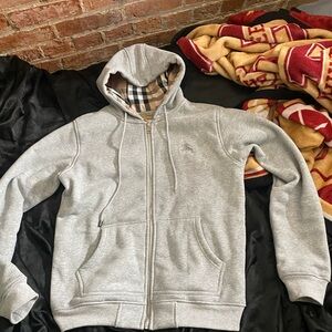 burbery zip up